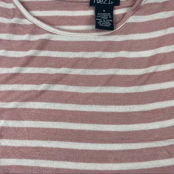 Rue 21 Womens Tshirt Pink White Blue Striped Small - Picture 7 of 7